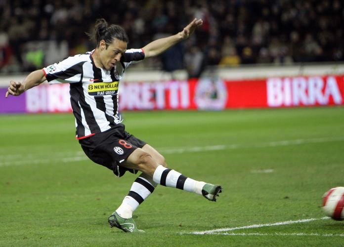 卡莫拉内西尤文本赛季表现基本积极但想夺冠必须发挥稳定