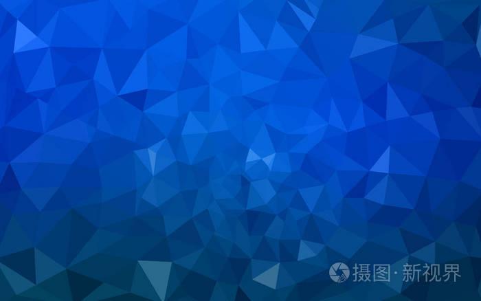浅蓝色矢量模糊三角形背景设计. 几何背景折纸风格与梯度.