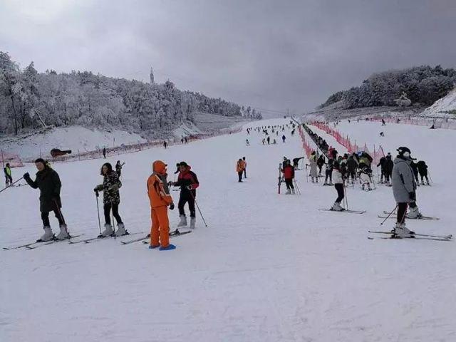 特惠票来袭,山泰滑雪场等你来撒野!