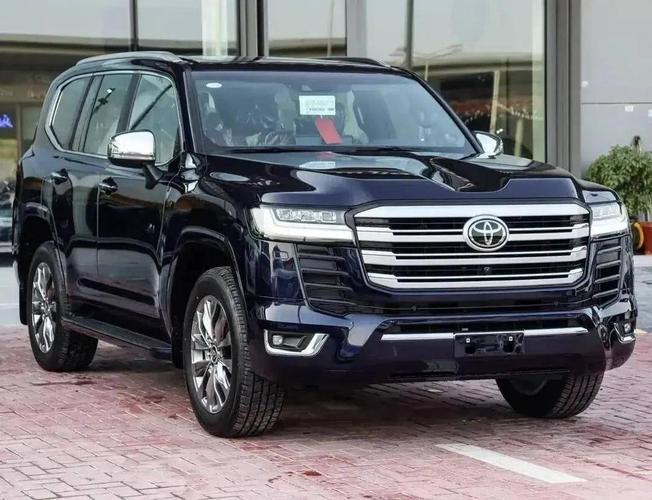 2022款丰田陆地巡洋舰到店实拍配40l35t33t内外大变样