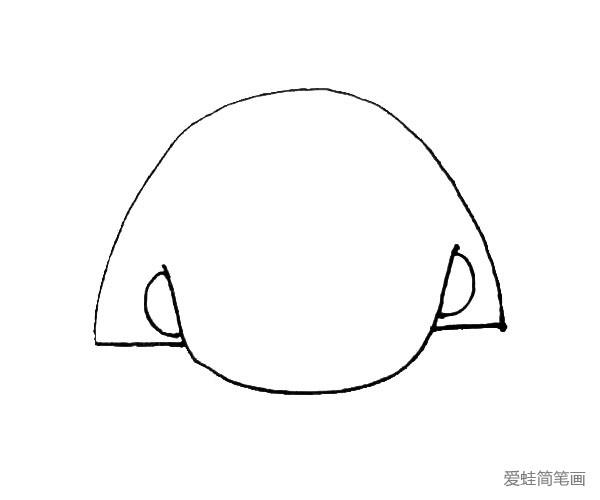第二步:在下面的半圆旁边画上两个半圆的耳朵,以及画上一条横线连接两