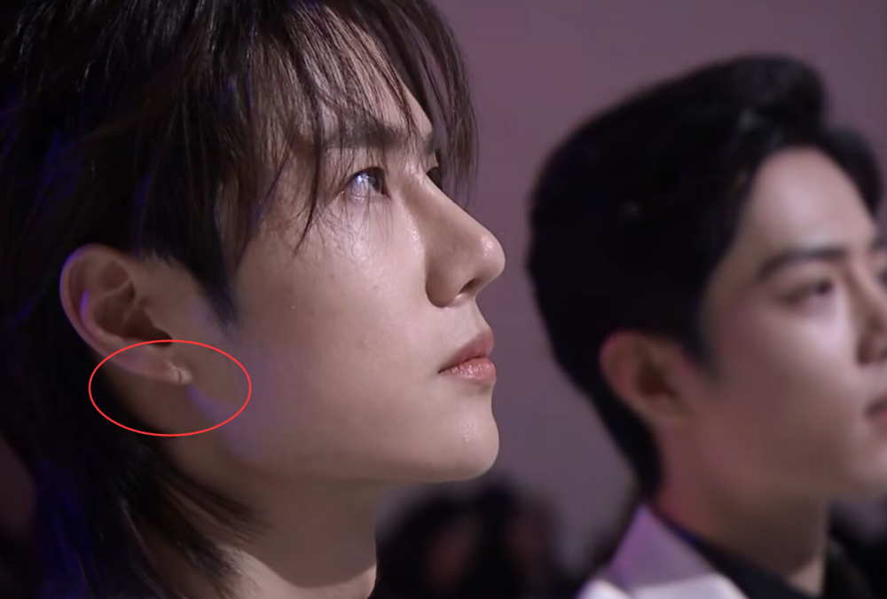 王一博肖战再次同框,官方直接怼脸拍,本以为是狗粮不料成"砒霜"