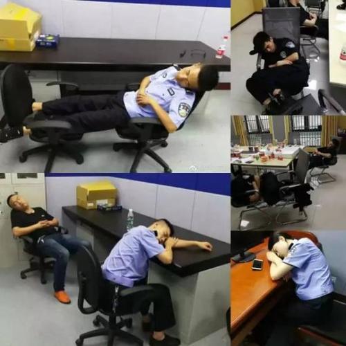 除警察蹲墙角吃面照还有更心酸的吃饭吃一半睡着了