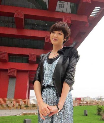 央视美女主播胡蝶老公曝光,是大家都熟知的他,难怪不愿公开