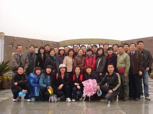 我校全体高三老师赴怀宁中学考察20110407