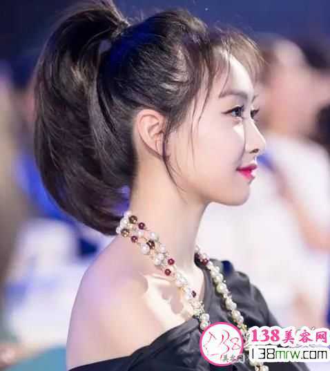 圆脸长发怎么扎马尾好看方脸怎么扎马尾好看