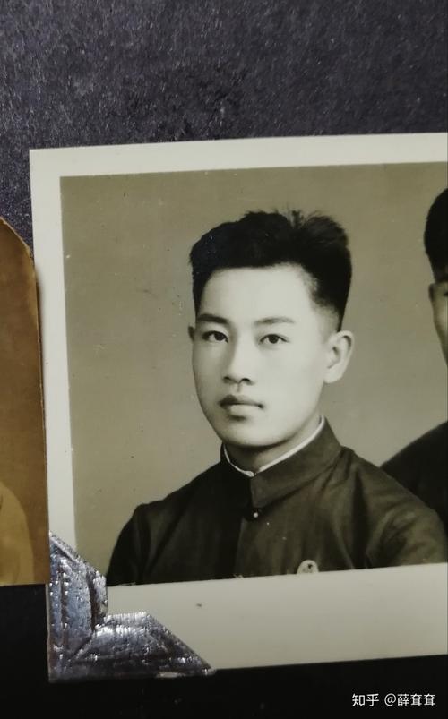 爷爷年轻时候照片 真的是帅到我