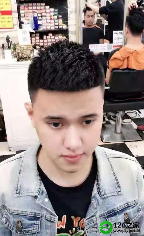 细软发质发际线高的男生适合剪什么发型?