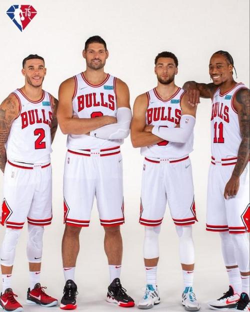 直播吧10月2日讯 美媒今日晒出了公牛队四名核心球员的定妆照.