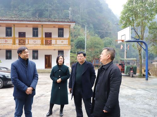 龚明汉深入扶贫联系村调研