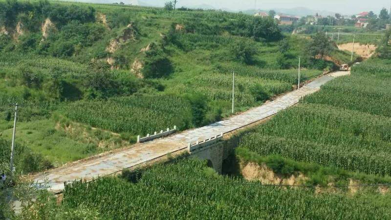 武安市阳邑镇柏林村孤的山战役烈士公墓道路修建完成