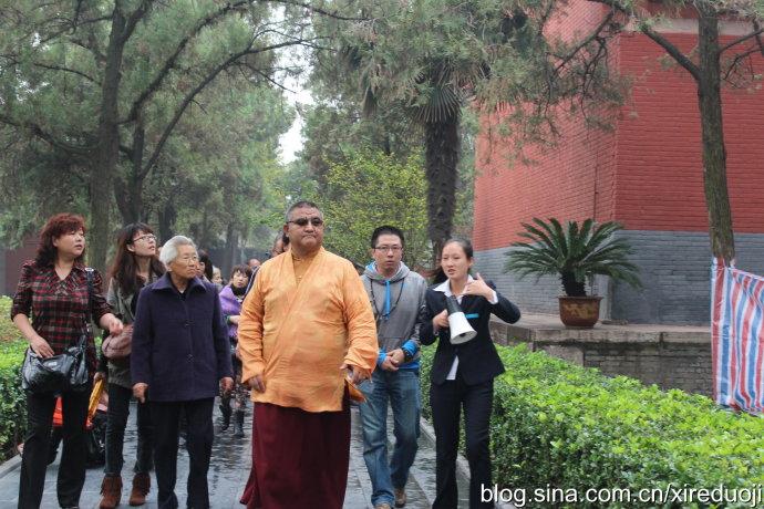 与嘎玛仁波切一起参访白马寺
