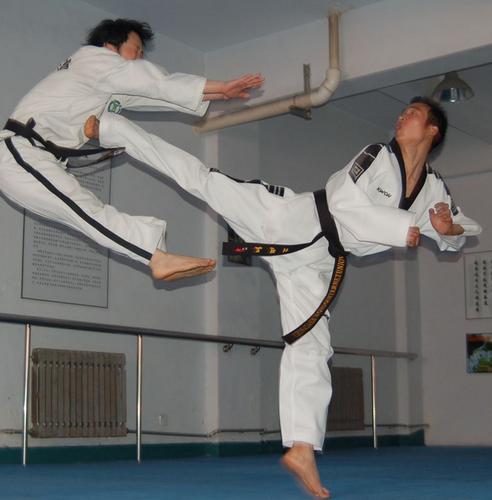 跆拳道比赛中常见的八种腿法分享