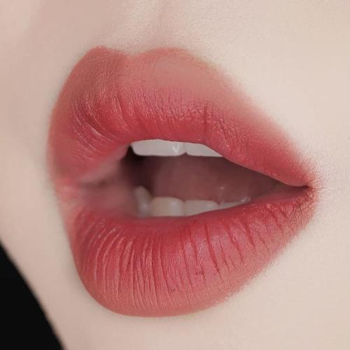 不会画嘴巴教你画出性感可爱的嘴巴