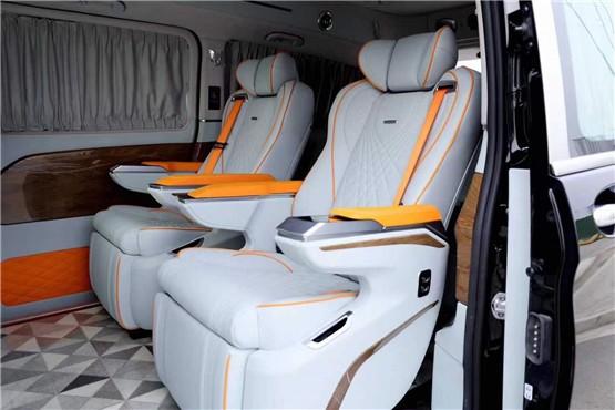 奔驰威霆改装高顶七座头等舱座椅更舒适