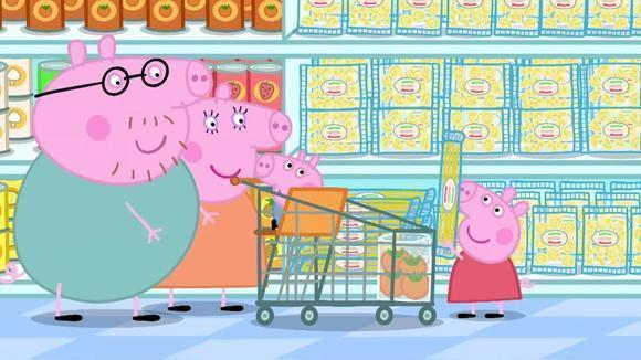 小猪佩奇:佩奇一家去超市买水果,乔治选了一个大西瓜