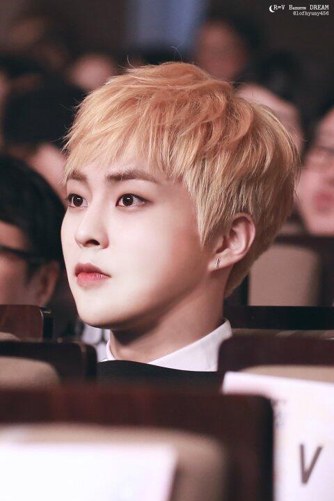 xiumin 金珉锡 exo