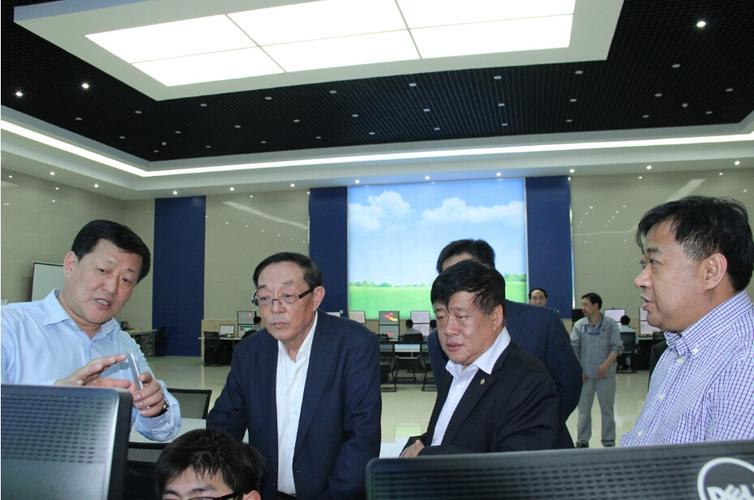 辽阳市原市委书记,人大主任龚尚武来扬州奥克调研