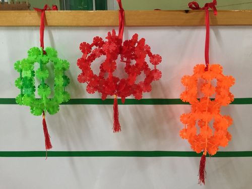 雪花片?灯笼?