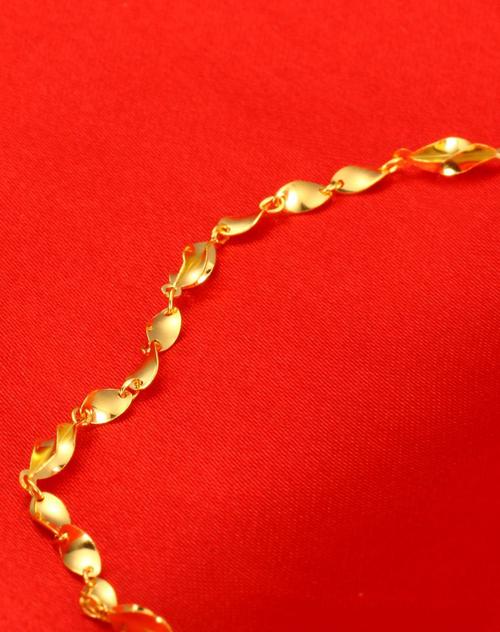 杨桃间扭片 千足金黄金精品项链