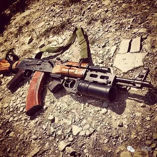 俄罗斯支援武器gp-25枪挂式榴弹发射器