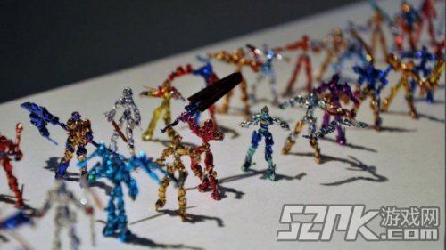艺术家用塑料捆绳做手办 精致程度令人称奇