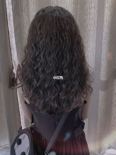 头发18号 头顶周围16号杠子_羊毛卷_时尚_发型