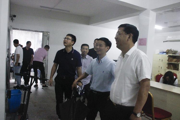 区委常委黄建春调研潘桥街道交通项目政策处理工作