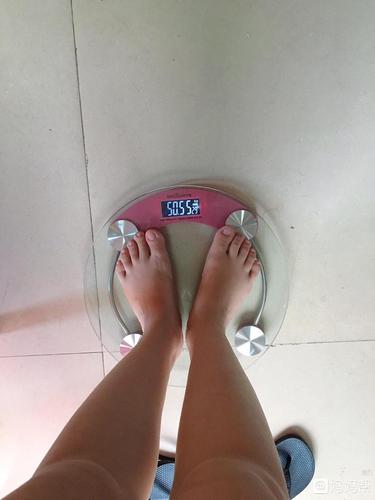 274周昨晚称还有102斤的今天又变