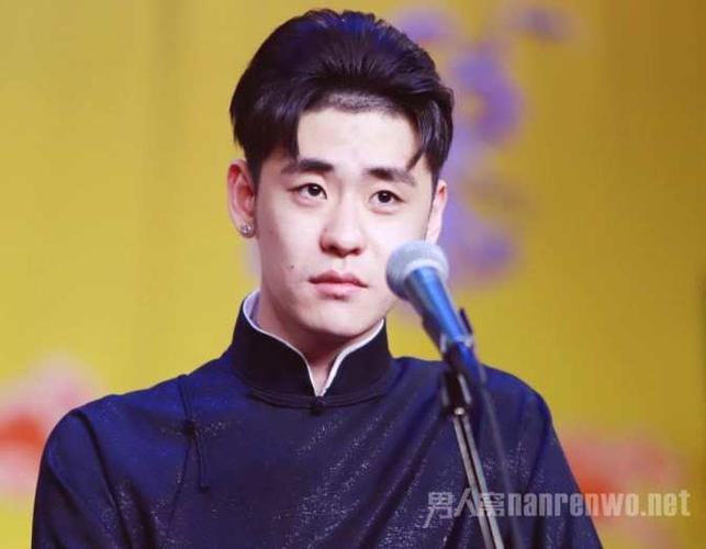 张云雷张云雷是中国内地相声演员,歌手,戏曲演员,影视剧演员.