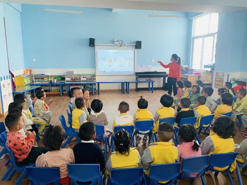 芒市睿恩幼儿园(分园)知节气 迎大雪