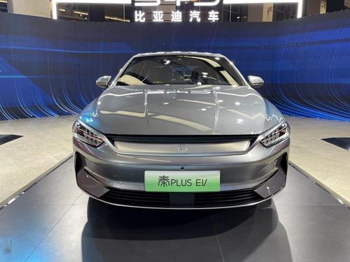 国内新能源先驱,续航长刹车稳,实拍比亚迪秦plus