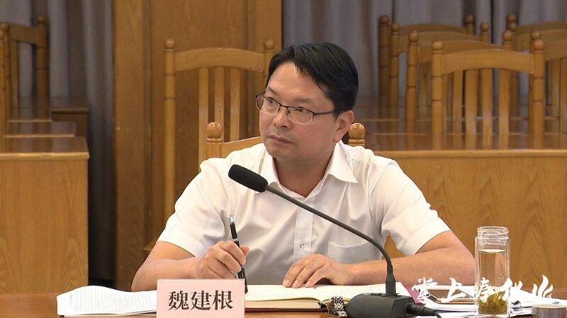 高浩孟在综合部门工作汇报会上指出: 切实担起抓队伍