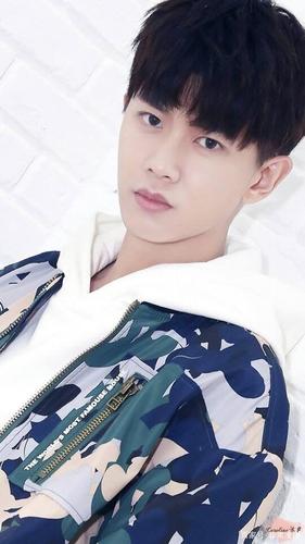 颜值担当任嘉伦照片合集写真