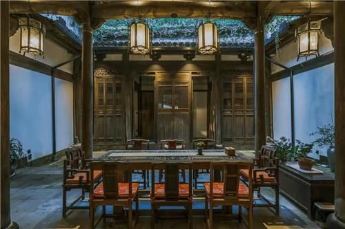 (西溪南村溪边55民宿内景)