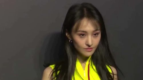 郑爽回应直播失控吐槽主播遭辛巴女徒弟回怼燕窝是你选的