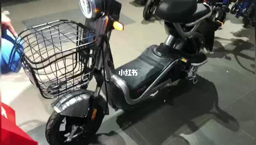 台铃电动车一次充电80公里的新国标车款_电动车_充电