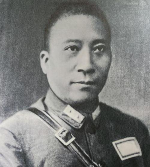 1949年,杨虎城将军遗体被发现,被强酸侵泡过,妻子骨灰