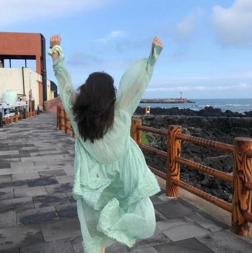 治愈系甜美女生背影头像