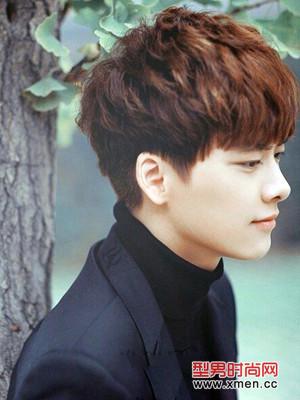 或许你不喜欢这种有点离子烫的感觉,以下的发型也可以.