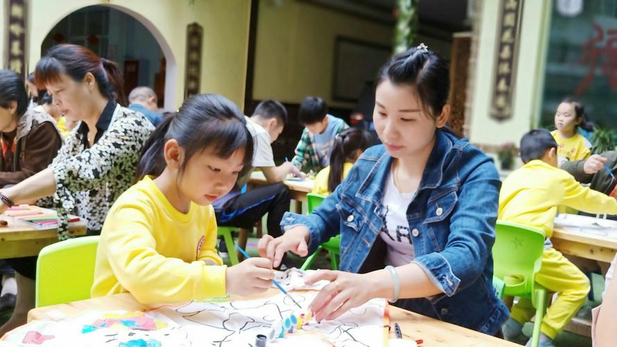 四月纸鸢 童绘乐趣 ——大班风筝diy亲子活动