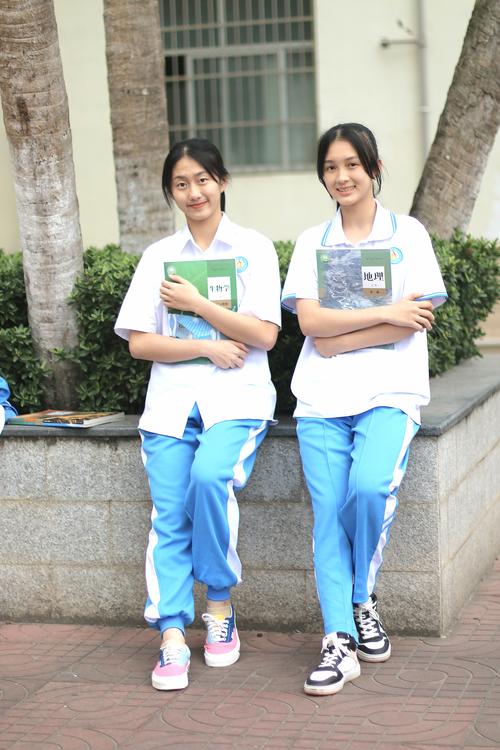 海口实验中学新款校服展示