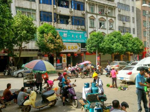 桂南路正阳宾馆旁 商业街卖场 30平米