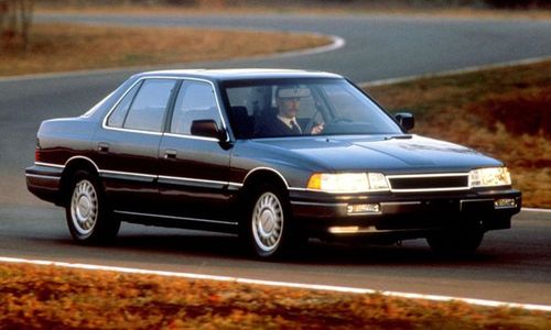 随后推出了一款雅阁的豪华版车型,但是依旧不符合期望,于是本田联合