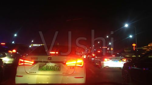 开车交通夜景道路