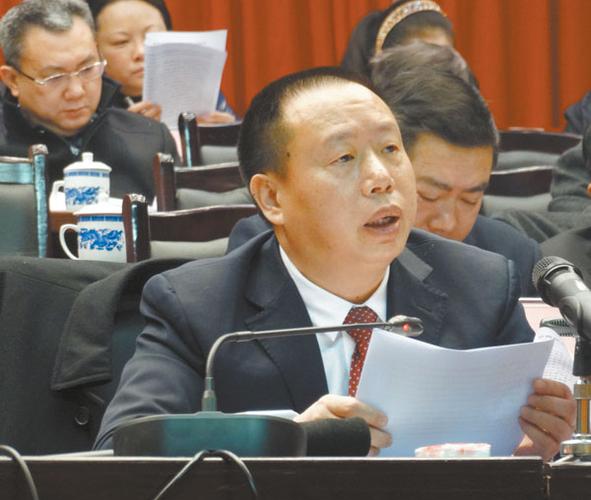  p>王忠,男,1961年出生,贵州道真县人,大学文化,中共党员.