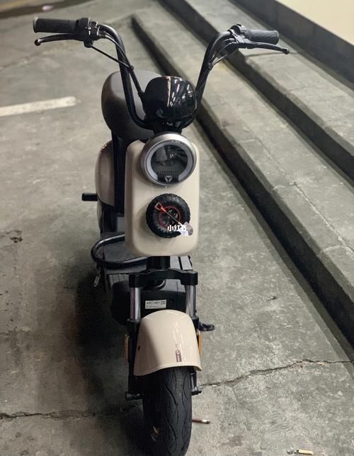 雅迪emi_雅迪怎么样_emi怎么样_保险_狗狗_雅迪emi_汽车_摩托车