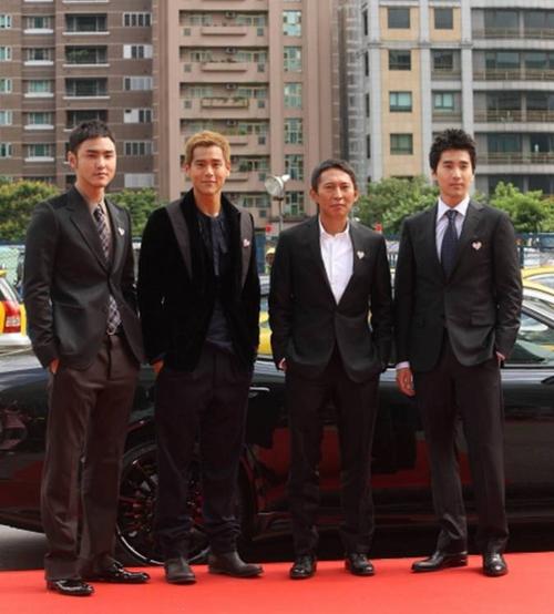 胡 夏:资料182,推测178.明显比张梓琳矮3cm左右,与柯震东同高吧.