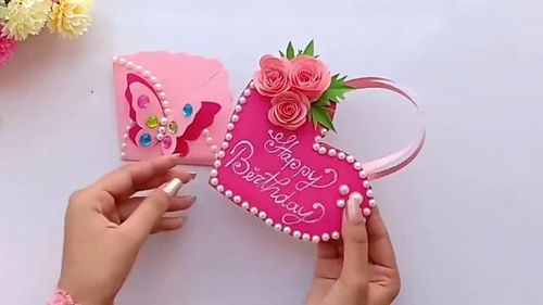用彩纸diy漂亮的爱心玫瑰贺卡