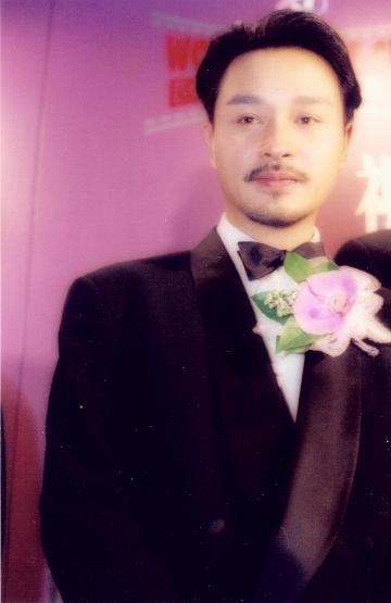 跟哥哥张国荣学习领带搭配技巧转作者的灰三